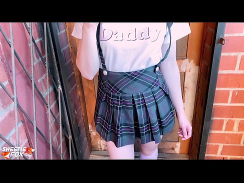 ❤️ Skolniece dziļi sūc savu locekli un nodarbību vietā dīdās. Duršanās video pie lv.tvmarket.top ❌❤