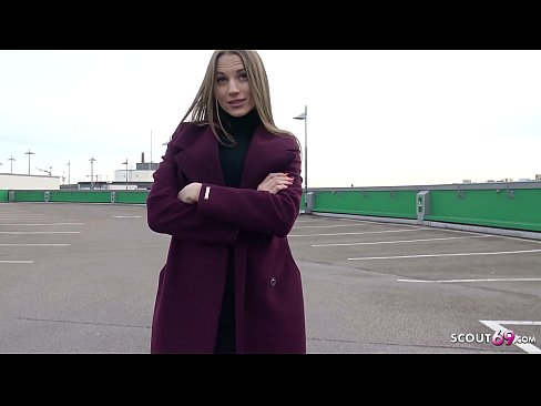❤️ VĀCU SKAUTS IR SAPNIS, PIESKARAS STEELE, AUTOSTĀVVIETA TELLTALE UN SEXY PAR NAUDU Duršanās video pie lv.tvmarket.top ❌❤